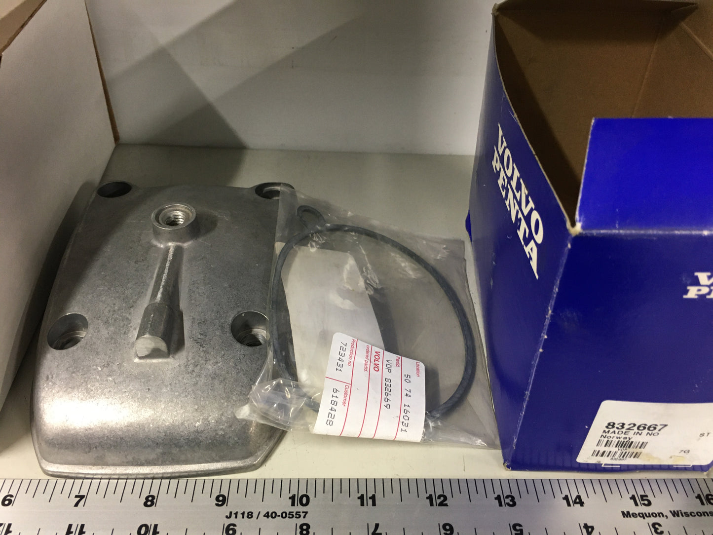 Volvo Penta Gear Housing Cover 832667